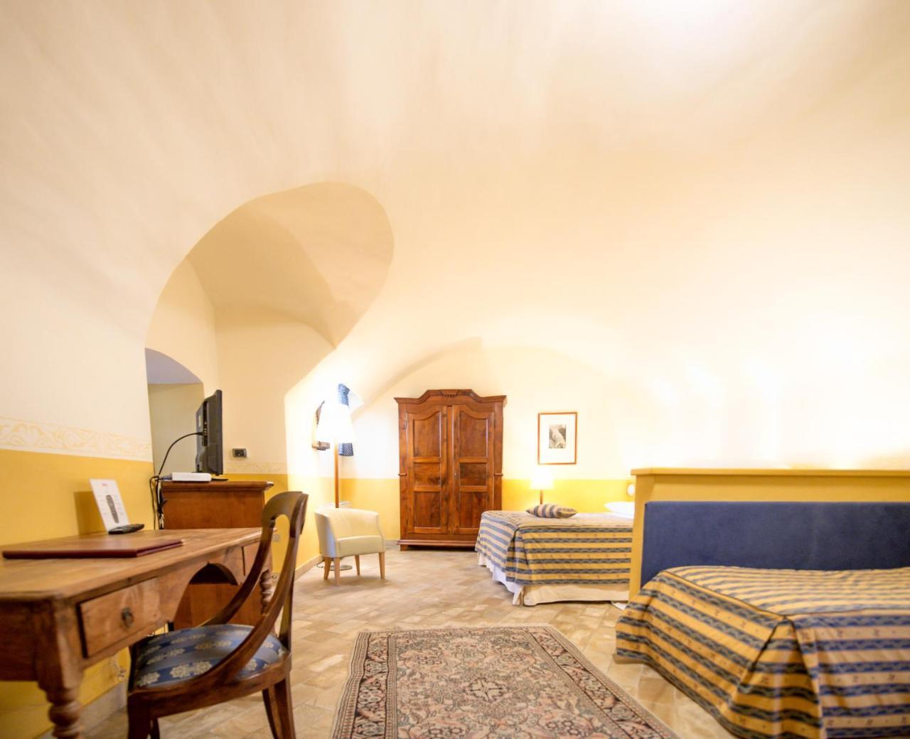 Castello Rosso Ξενοδοχείο Costigliole Saluzzo Εξωτερικό φωτογραφία