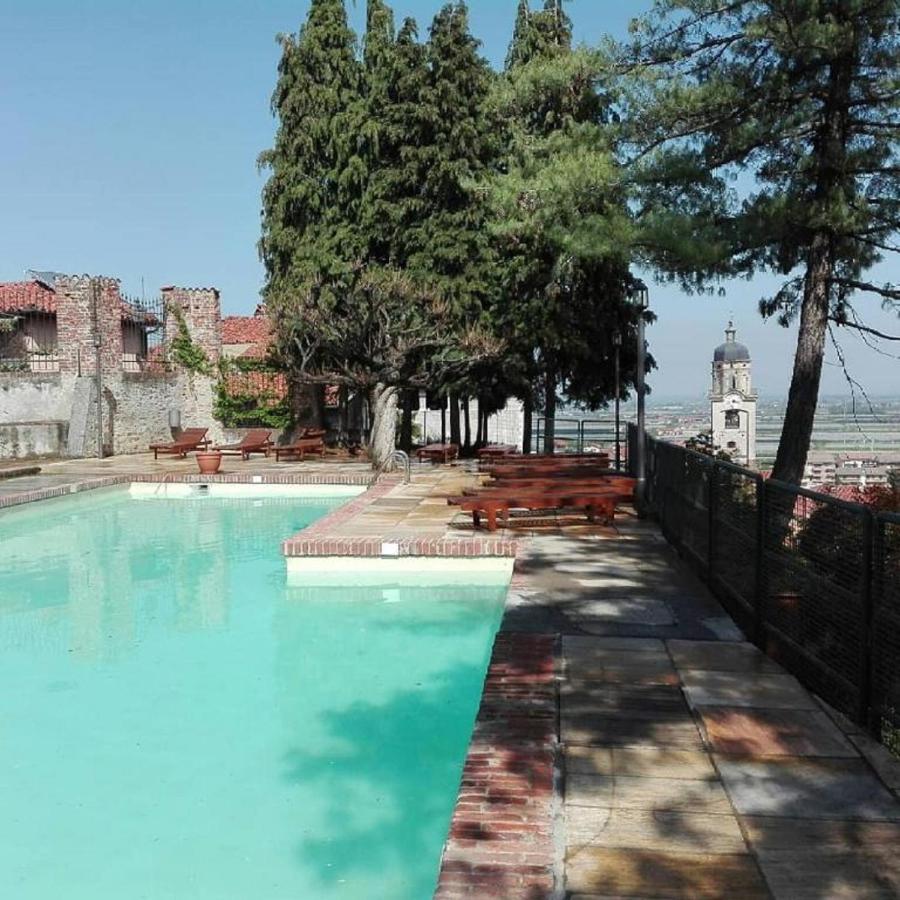 Castello Rosso Ξενοδοχείο Costigliole Saluzzo Εξωτερικό φωτογραφία